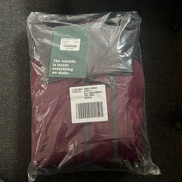 L.L. Bean M’s Mountain Fleece 1/2 Zip - Picture 2 of 4